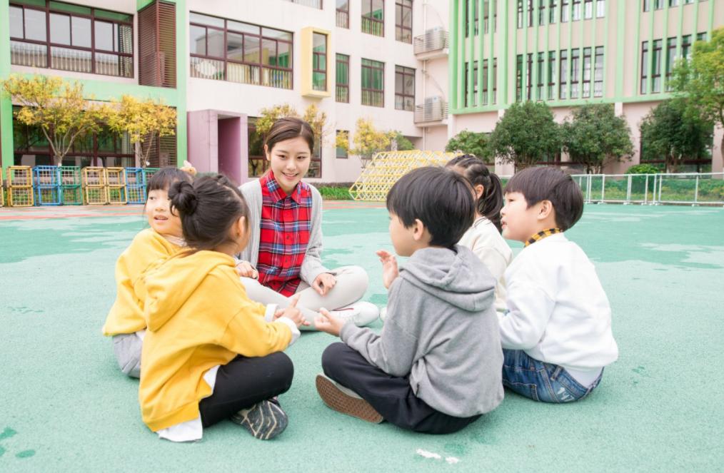 宝宝的幼儿园初体验，从家庭到社会的温馨过渡