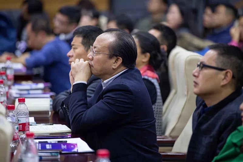 专家一语定乾坤，于海滨的点评力量于海滨点评专家一语定胆保